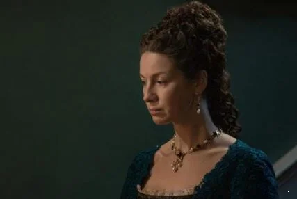 7 сезон 11 серия Чужестранка смотреть онлайн